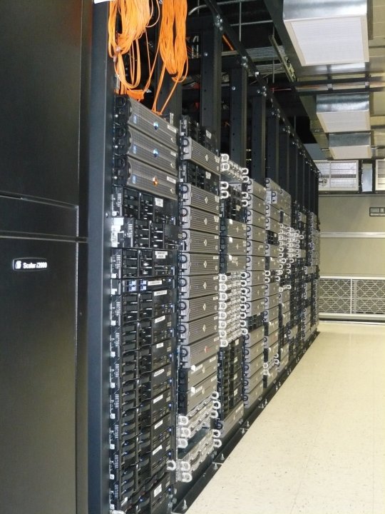 LunarPages Data Center